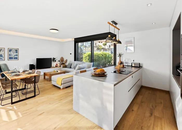 La Tabaiba- Bright Open Spaces, Private & Heated Pool *