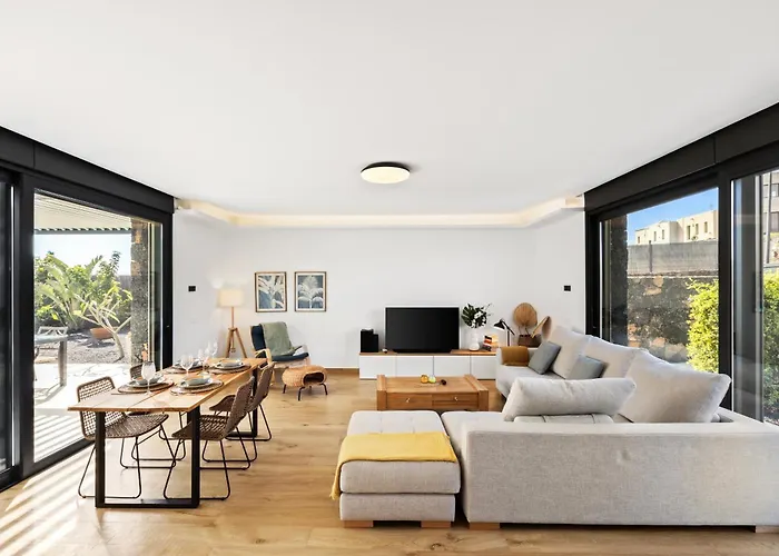 La Tabaiba- Bright Open Spaces, Private & Heated Pool *