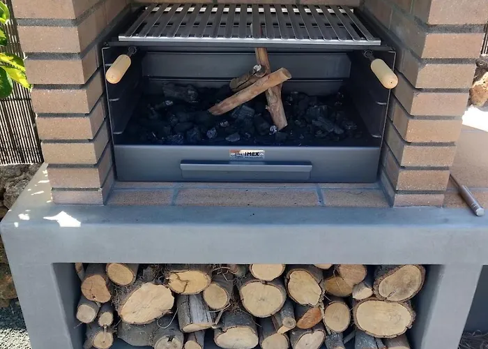 La Tabaiba- Bright Open Spaces, Private & Heated Pool לה אוליבה