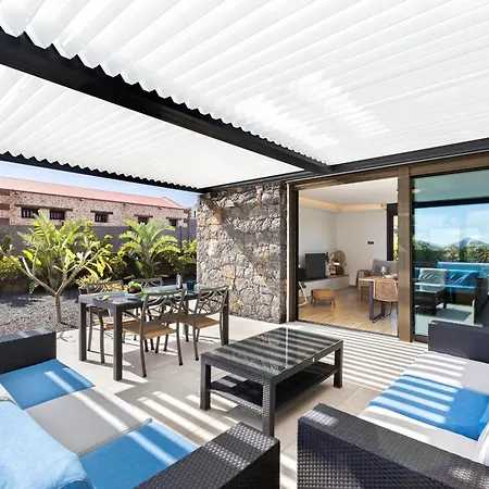 La Tabaiba- Bright Open Spaces, Private & Heated Pool *