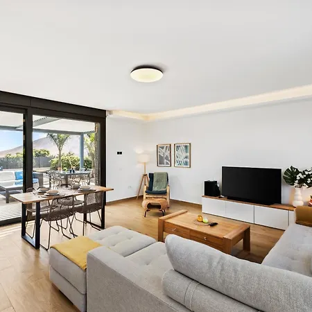 La Tabaiba- Bright Open Spaces, Private & Heated Pool Feriehus La Oliva