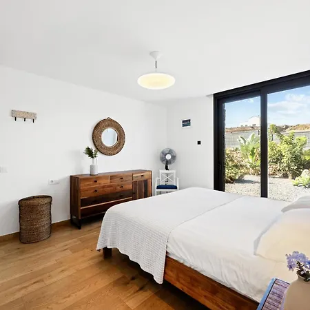 La Tabaiba- Bright Open Spaces, Private & Heated Pool * ラ・オリーバ