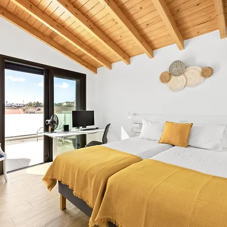 La Tabaiba- Bright Open Spaces, Private & Heated Pool ラ・オリーバ
