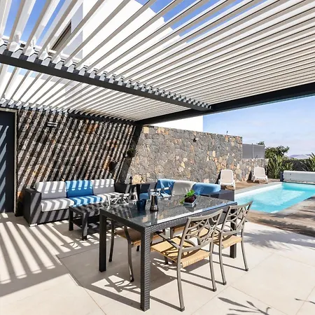 別荘 La Tabaiba- Bright Open Spaces, Private & Heated Pool *