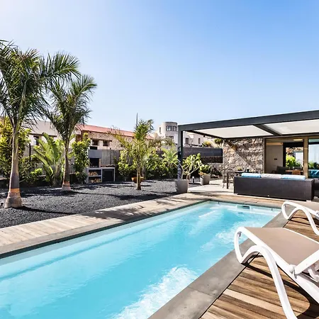 別荘 La Tabaiba- Bright Open Spaces, Private & Heated Pool ラ・オリーバ