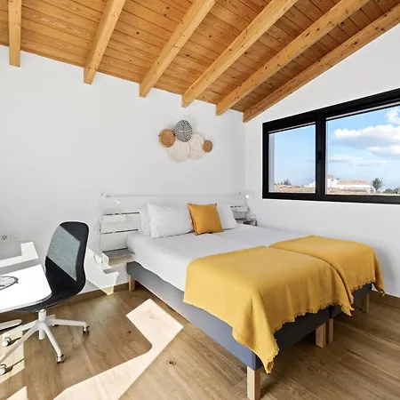 別荘 La Tabaiba- Bright Open Spaces, Private & Heated Pool