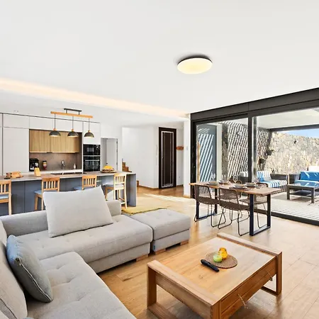 別荘 La Tabaiba- Bright Open Spaces, Private & Heated Pool ラ・オリーバ